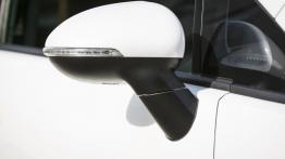 Kia Rio III Hatchback 5d Facelifting (2015) - prawe lusterko zewnętrzne, przód