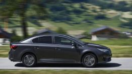 Toyota Avensis III Sedan Facelifting (2015) - prawy bok