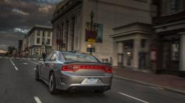Dodge Charger SRT 392 Facelifting (2015) - widok z tyłu