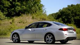 Infiniti Q70 Facelifting (2015) - widok z tyłu