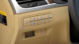 Hyundai Genesis II (2015) - panel sterowania pod kierownicą