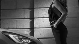 Citroen DS3 Facelifting (2015) - prawy przedni reflektor - włączony