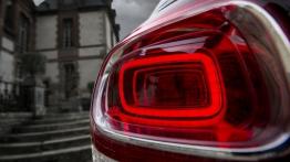 Citroen DS3 Cabrio Facelifting (2015) - lewy tylny reflektor - wyłączony