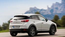 Mazda CX-3 SKYACTIV-G (2015) - widok z tyłu