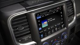 Ram 1500 Laramie Limited (2015) - radio/cd/panel lcd