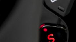 Aston Martin Vanquish (2015) - sterowanie w kierownicy