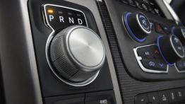 Ram 1500 Laramie Limited (2015) - pokrętło do sterowania skrzynią biegów