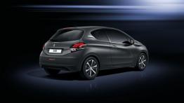 Peugeot 208 Hatchback 3d Facelifting THP Ice Silver (2015) - tył - reflektory włączone