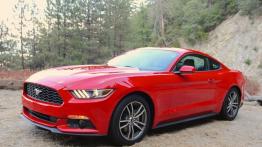 Ford Mustang VI Coupe EcoBoost (2015) - lewy bok
