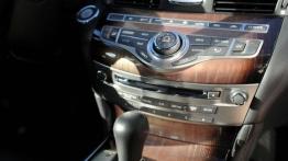 Infiniti Q70 Facelifting (2015) - konsola środkowa