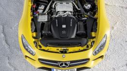 Mercedes-AMG GT (2015) - silnik - widok z góry