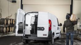 Ram ProMaster City (2015) - tył - drzwi skrzydłowe otwarte