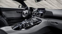 Mercedes-AMG GT (2015) - widok ogólny wnętrza z przodu