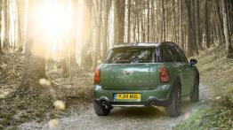 Mini Countryman Facelifting (2015) - widok z tyłu