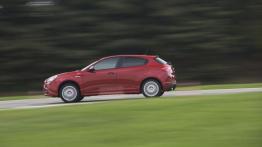 Alfa Romeo Giulietta Sprint (2015) - lewy bok