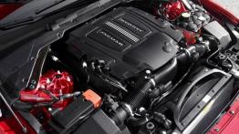 Jaguar XE S Italian Racing Red (2015) - maska otwarta