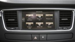 Peugeot 508 RXH Facelifting (2015) - ekran systemu multimedialnego