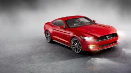 Ford Mustang VI GT (2015) - przód - reflektory włączone