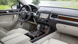 Volkswagen Touareg II Facelifting (2015) - pełny panel przedni