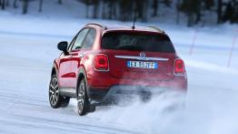 Fiat 500X Cross (2015) - widok z tyłu