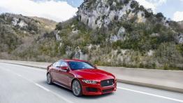 Jaguar XE S Italian Racing Red (2015) - prawy bok