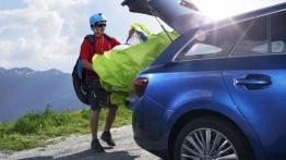 Toyota Avensis III Kombi Facelifting (2015) - bok - inne ujęcie