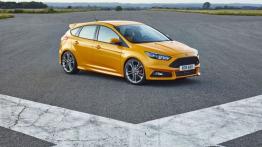 Ford Focus III ST Hatchback Facelifting (2015) - prawy bok