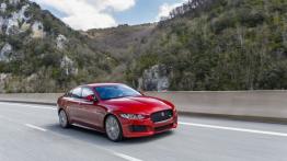 Jaguar XE S Italian Racing Red (2015) - prawy bok