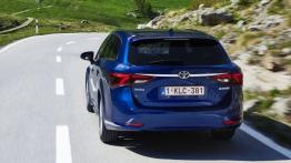 Toyota Avensis III Kombi Facelifting (2015) - widok z tyłu