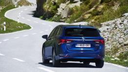 Toyota Avensis III Kombi Facelifting (2015) - widok z tyłu