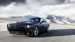 Dodge Challenger SRT (2015) - widok z przodu