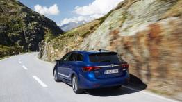 Toyota Avensis III Kombi Facelifting (2015) - widok z tyłu