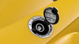 Audi TTS III Coupe (2015) - wlew paliwa