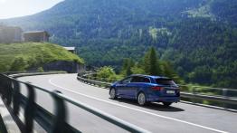 Toyota Avensis III Kombi Facelifting (2015) - widok z tyłu