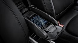 Mini Paceman 2015 - schowek w podłokietniku przednim