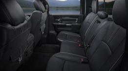Ram 1500 Laramie Limited (2015) - tylna kanapa