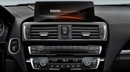 BMW serii 1 F21 Facelifting (2015) - konsola środkowa