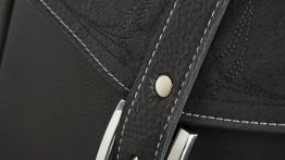 Ram 1500 Laramie Limited (2015) - schowek tylny