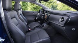 Toyota Auris II Touring Sports Facelifting (2015) - widok ogólny wnętrza z przodu
