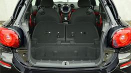 Mini Paceman John Cooper Works (2015) - tylna kanapa złożona, widok z bagażnika