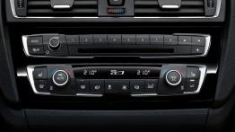 BMW serii 1 F21 Facelifting (2015) - panel sterowania wentylacją i nawiewem