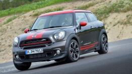Mini Paceman John Cooper Works (2015) - widok z przodu