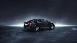 Toyota Avensis III Sedan Facelifting (2015) - tył - reflektory wyłączone