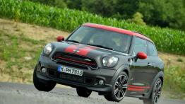 Mini Paceman John Cooper Works (2015) - widok z przodu
