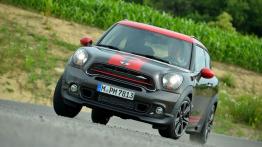 Mini Paceman John Cooper Works (2015) - widok z przodu