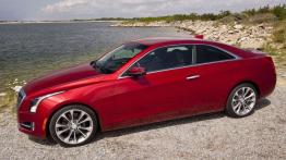 Cadillac ATS Coupe (2015) - lewy bok