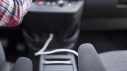 Citroen Berlingo II Multispace Facelifting (2015) - tunel środkowy między fotelami