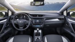 Toyota Avensis III Kombi Facelifting (2015) - pełny panel przedni