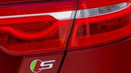 Jaguar XE S Italian Racing Red (2015) - prawy tylny reflektor - wyłączony