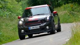 Mini Paceman John Cooper Works (2015) - widok z przodu